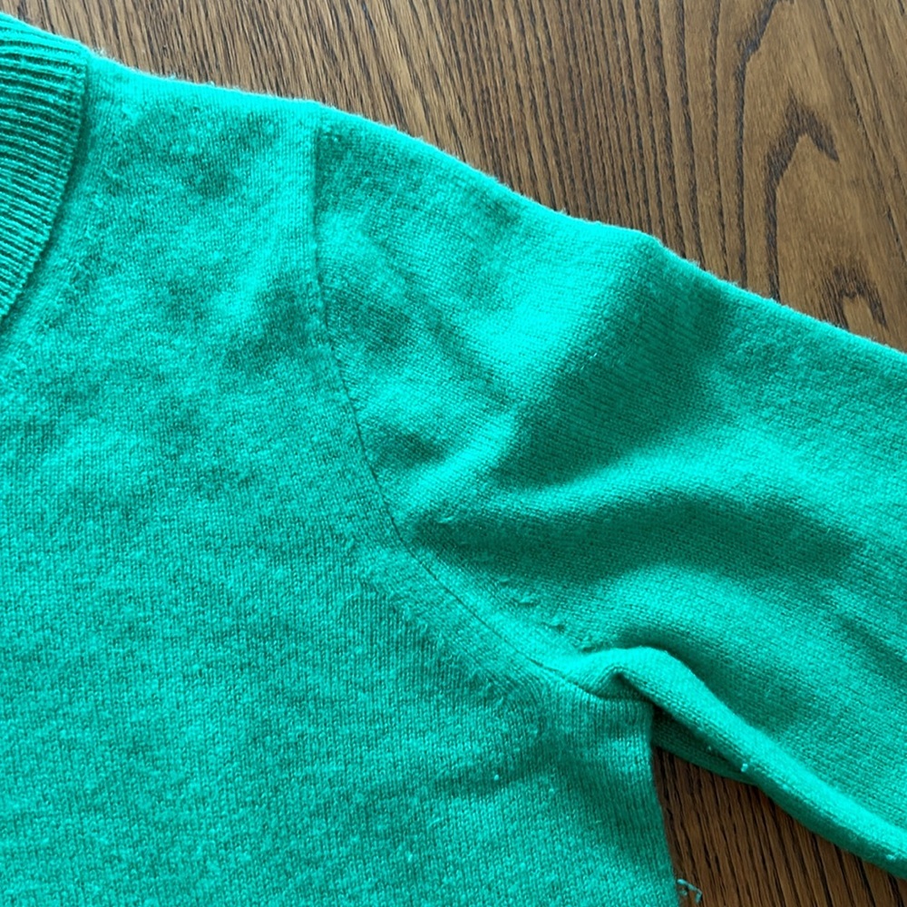 J Crew Italian Cashmere Green Sweater size XS. - Picture 7 of 13